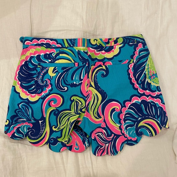 Lilly Pulitzer Magnolia Short Private Island - Picture 2 of 3